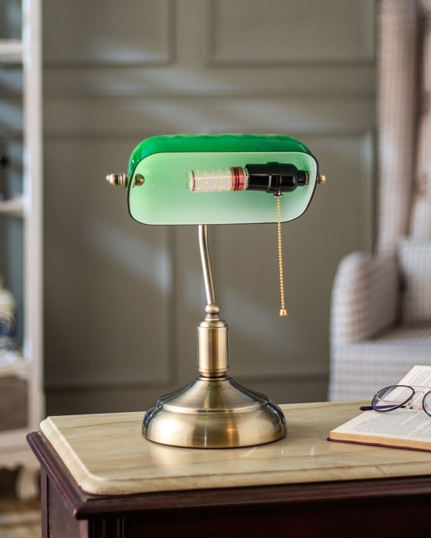 BowLift | Classic Banker Lamp