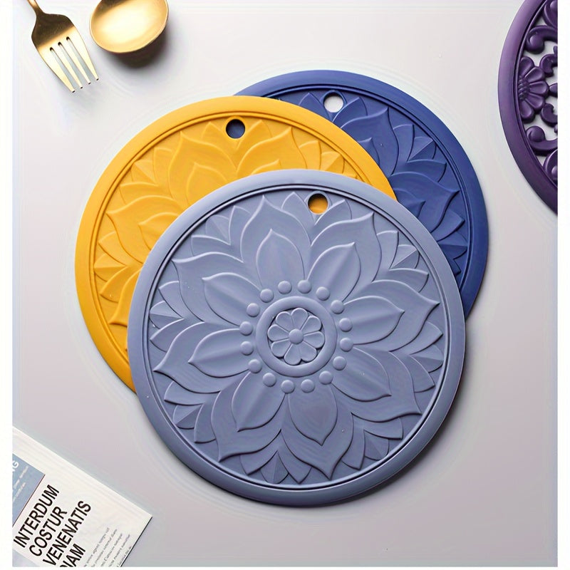 BowLift | Heat Resistant Silicone Trivet Mat Set