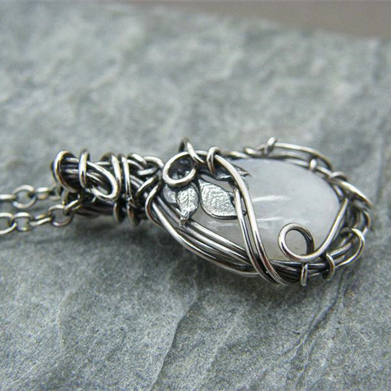 BowLift | Retro Moonstone Necklace - Selene