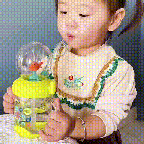 BowLift | BABY DRINKING CUP WITH WHALE SQUIRT