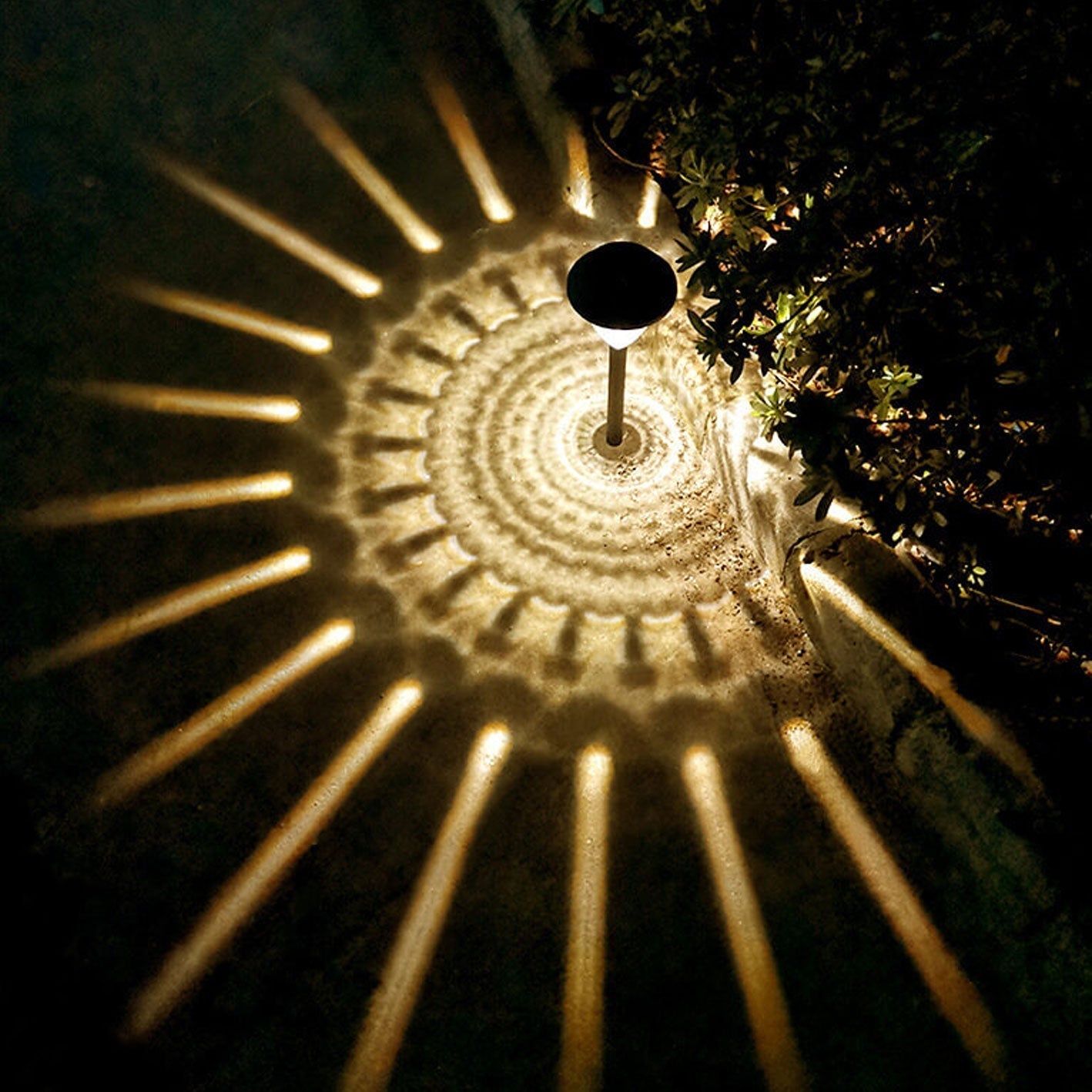 BowLift | Solar waterproof circular divergent light shadow design LED outdoor garden decorative light