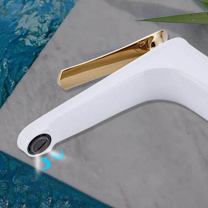 BowLift | Light Luxury Sink Faucet 6.69" H Modern Brass Sink Faucet