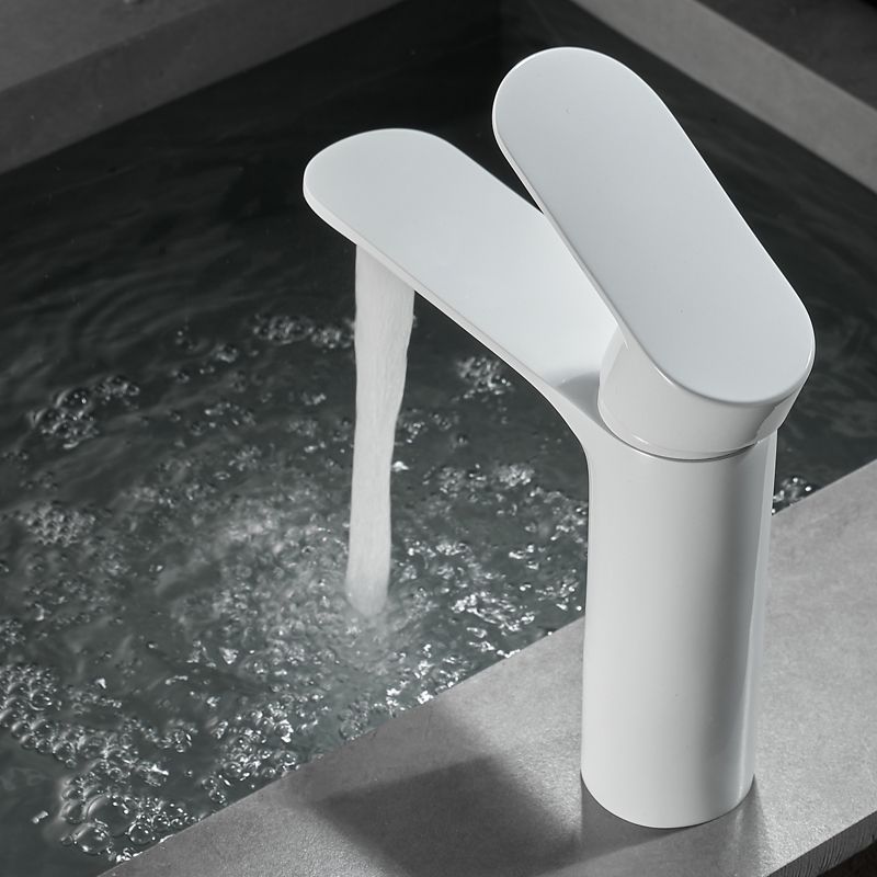 BowLift | Bathroom Sink Faucet Lever Handle Brass Monochrome Bathroom Faucet