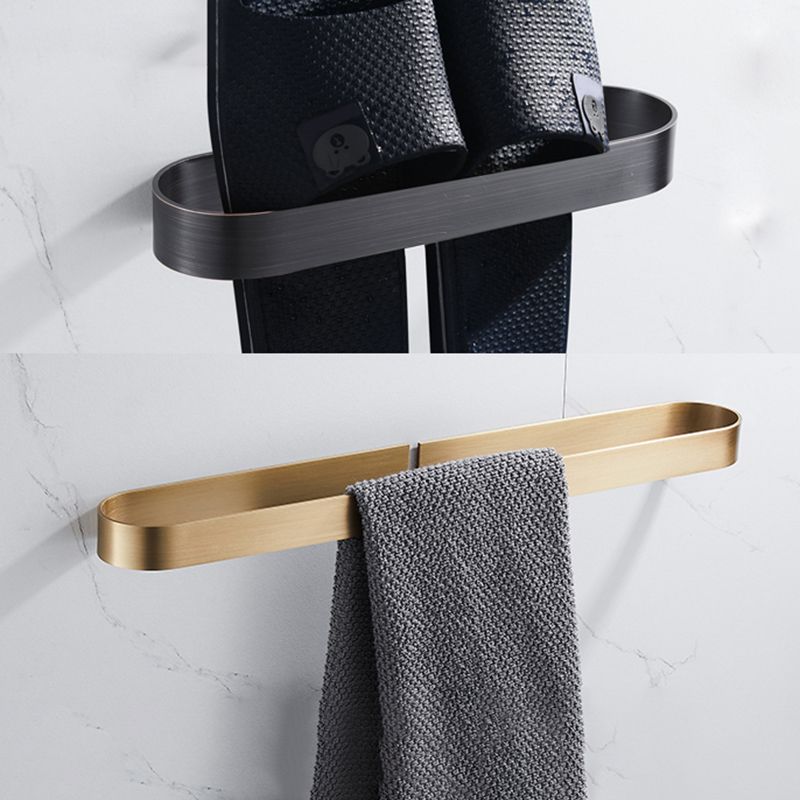 BowLift | 2-piece modern bathroom hardware set in gold/black, towel holder