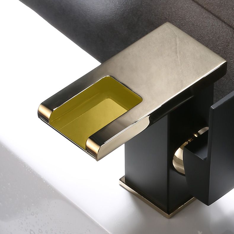 BowLift | Basin Waterfall Outlet Single Lever Tap with LED Light