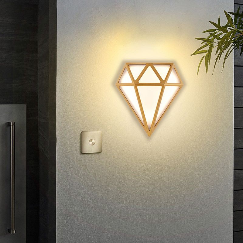 BowLift | Energy-saving light that will illuminate your garden for many years