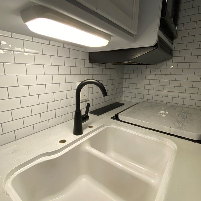 BowLift | Plastic Peel & Stick Subway Tile Modern Simple Peel & Stick Subway Tile
