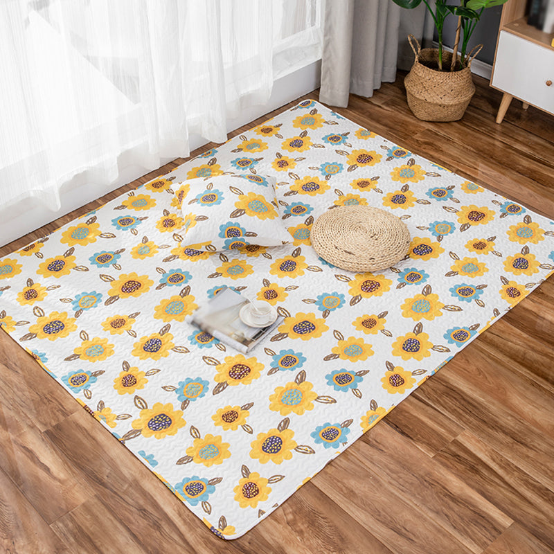 BowLift | Kids Floral Pattern Rug with Character Beige and Green Cotton Rug Washable Pet Friendly Non-Slip Area Rug for Child's Bedroom