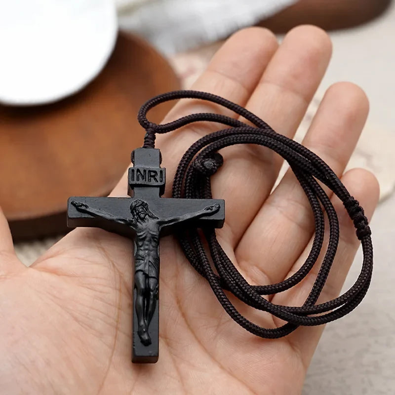 BowLift | Jesus-Cross-Necklace made of Wood