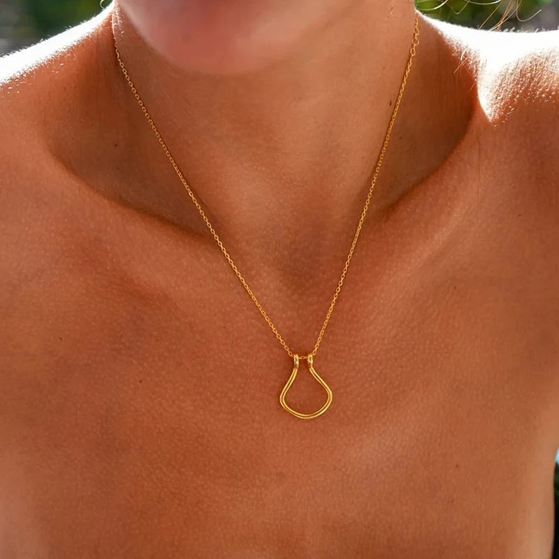 BowLift | Protect your precious ring when you're not wearing it on your finger!