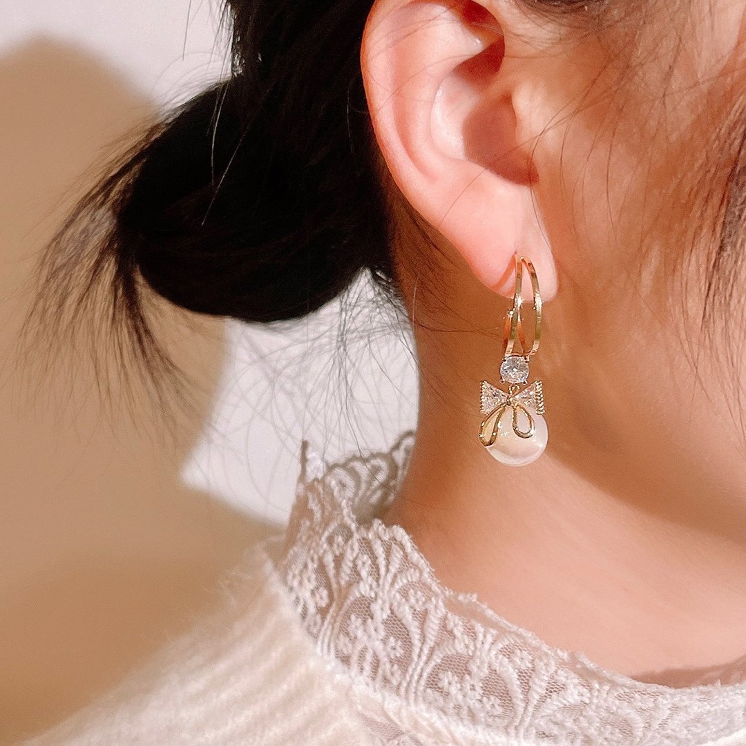 BowLift | Bow Pearl Earrings