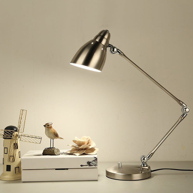 BowLift | Industrial table lamp made of metal with adjustable arm and clock-shaped shade