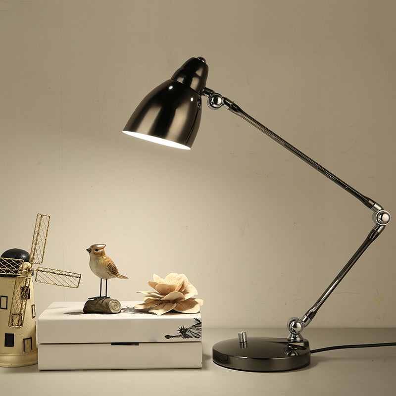 BowLift | Industrial table lamp made of metal with adjustable arm and clock-shaped shade