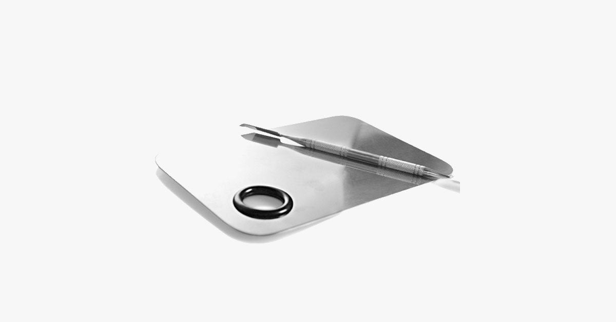 BowLift | Beautiful stainless steel mixing palette with spatula tool