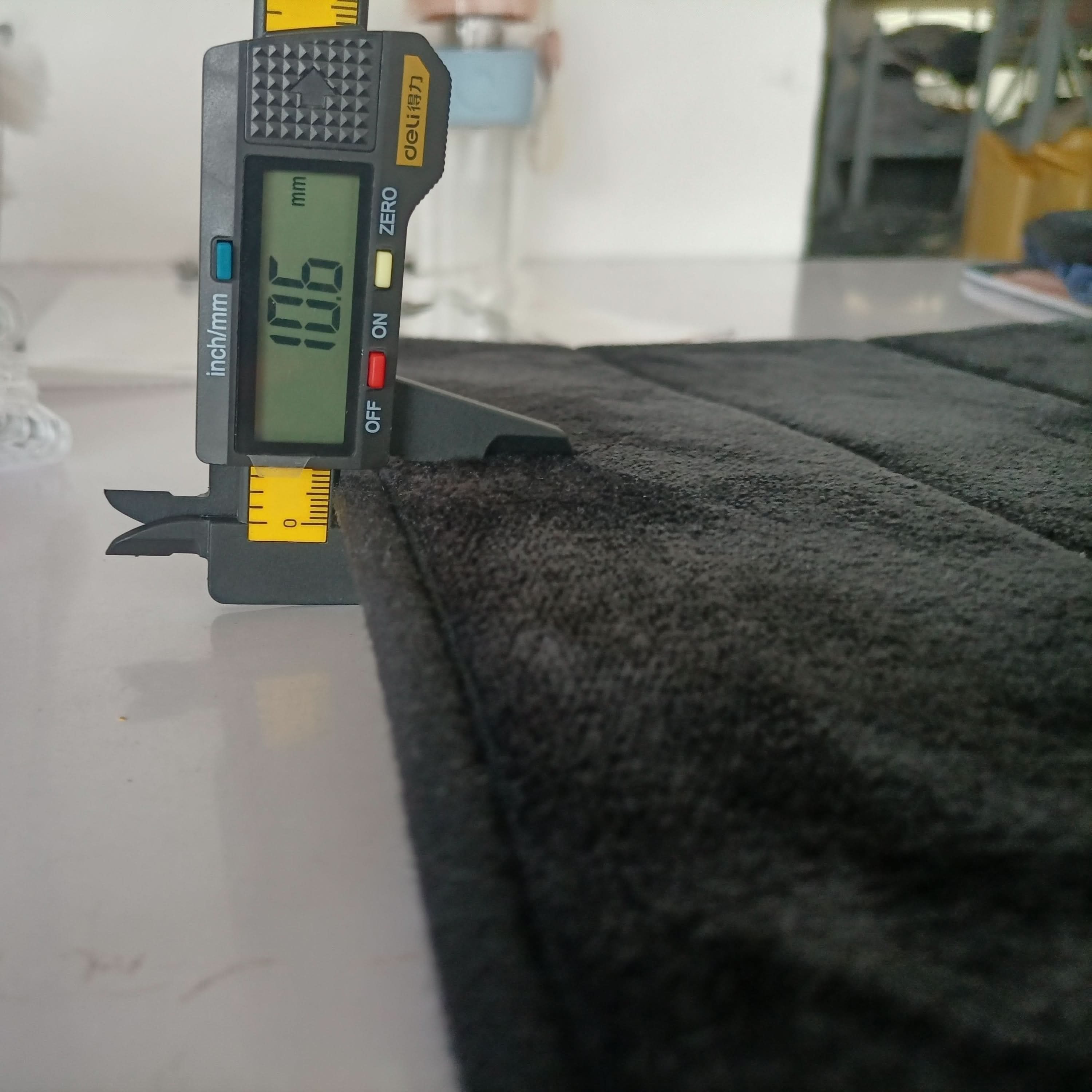 BowLift | Julia – quick-drying bath mat for the bathroom