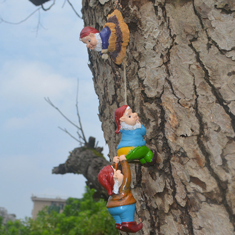 BowLift | Gnome Climbing Ornament
