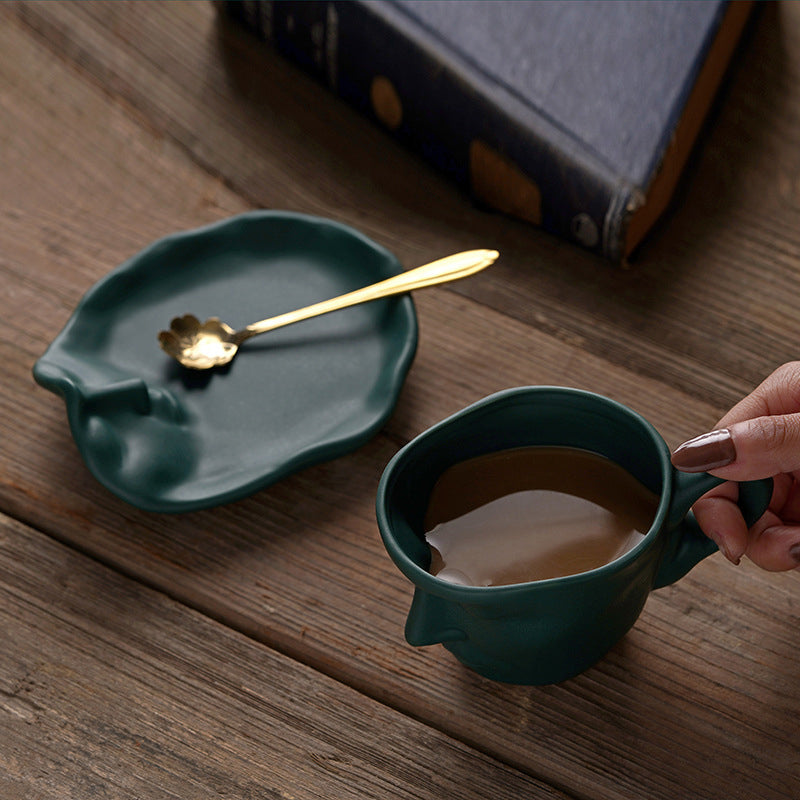 BowLift | Metal Touching Face Creative Ceramic Kiss Coffee Cup, Artistic Vibe Mug & Saucer Set
