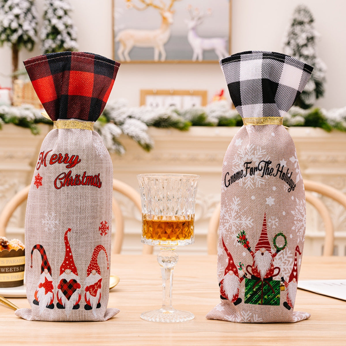 BowLift | 2-Piece Christmas Plaid Wine Bottle Covers
