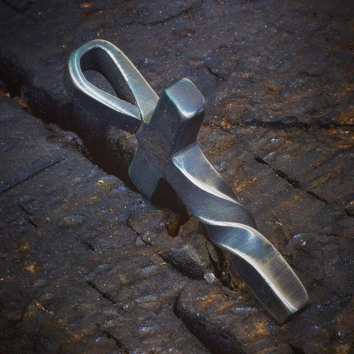 BowLift | Handcrafted - Cross Necklace