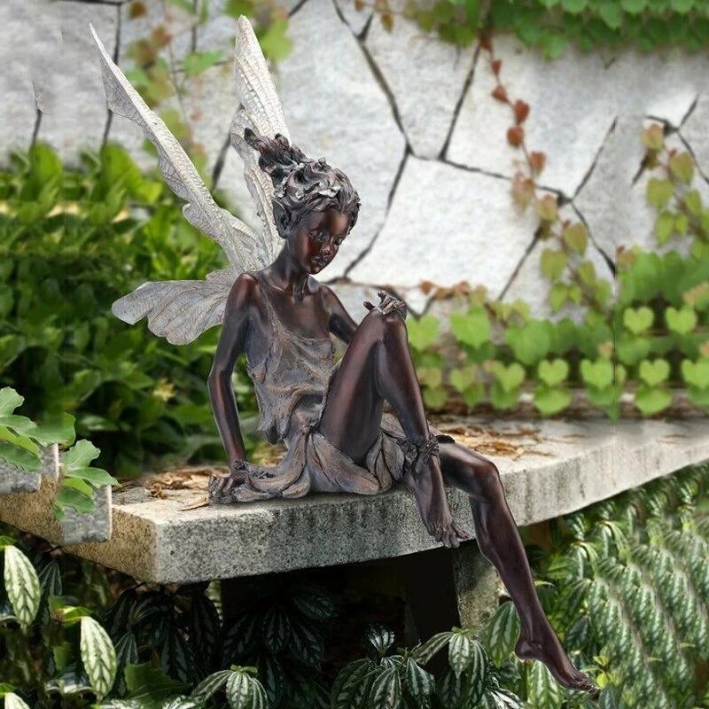 BowLift | Sitting Elf Sculpture | Garden Decor
