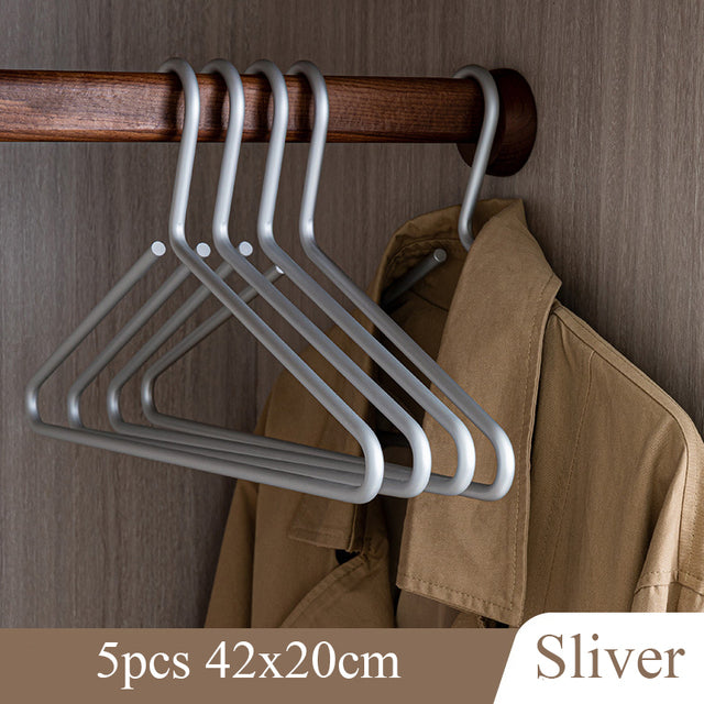BowLift | 5 pieces of hangers made of solid matte gold/silver │ Seamless wardrobe organizer made of metal
