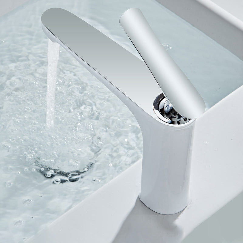 BowLift | Luxury 1 Handle Sink Bathroom Faucet Round Brass Sink Faucet with Water Hose