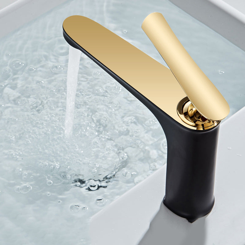 BowLift | Luxury 1 Handle Sink Bathroom Faucet Round Brass Sink Faucet with Water Hose