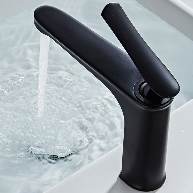 BowLift | Light Luxury Sink Faucet 6.69" H Modern Brass Sink Faucet