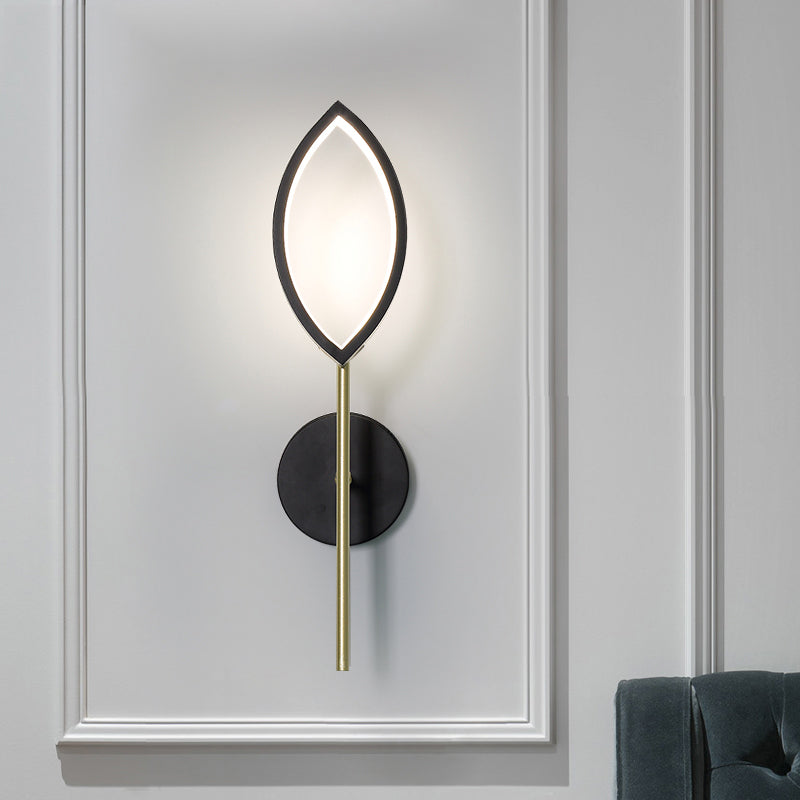 BowLift | Leaf-shaped Metallic Wall Lamp Simple Black and Gold Surface LED Wall Light for the Living Room