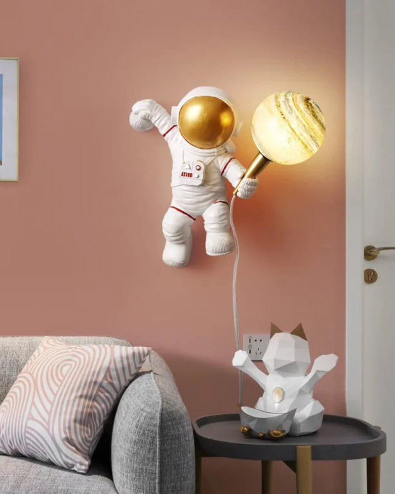 BowLift | Astronaut Wall Light