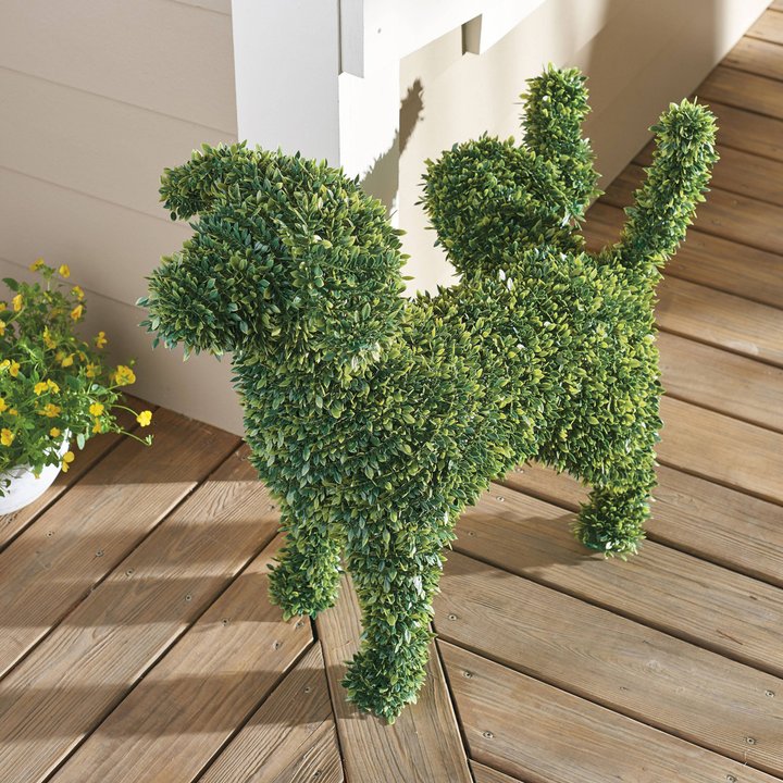BowLift | Decorative Peeing Dog Topiary