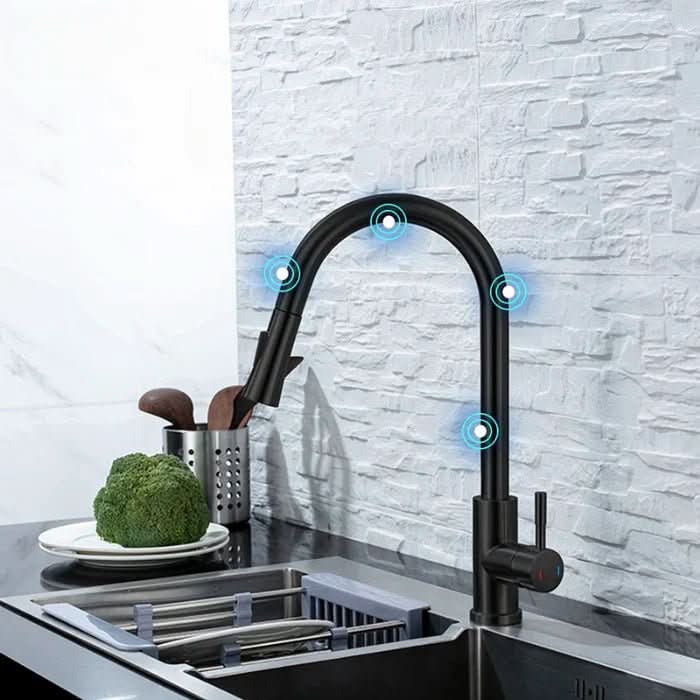BowLift | Intelligent kitchen faucet with sensor control & pull-out spout