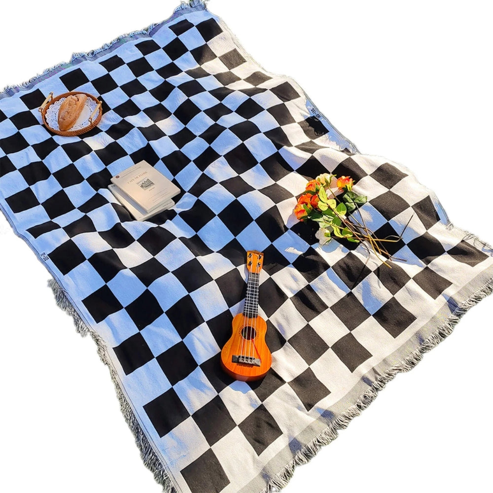 BowLift | All-Season Checkered Picnic Blanket with Fringe