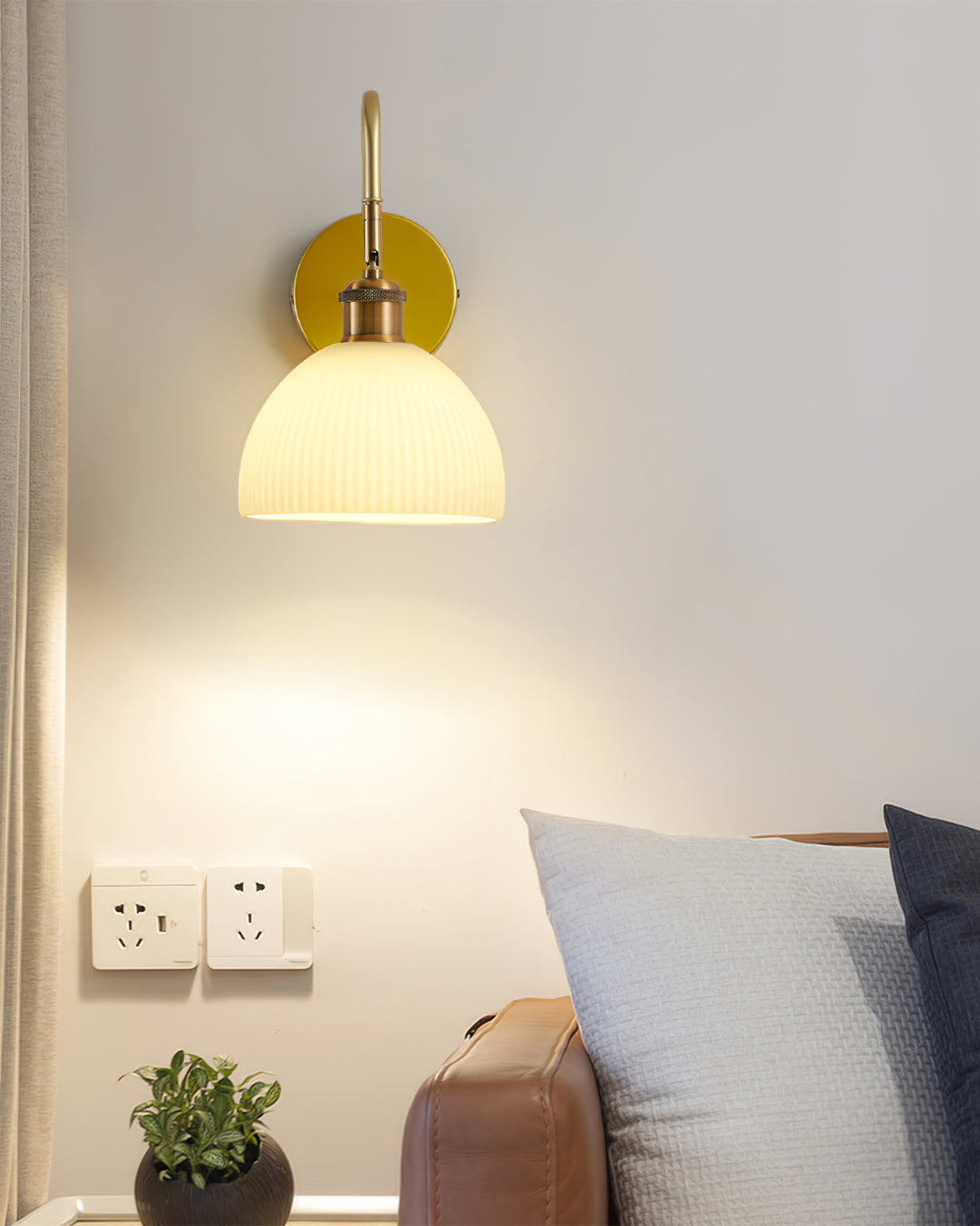 BowLift | HeritageBeam – Classic Wall Lamp with Luxe Elegance