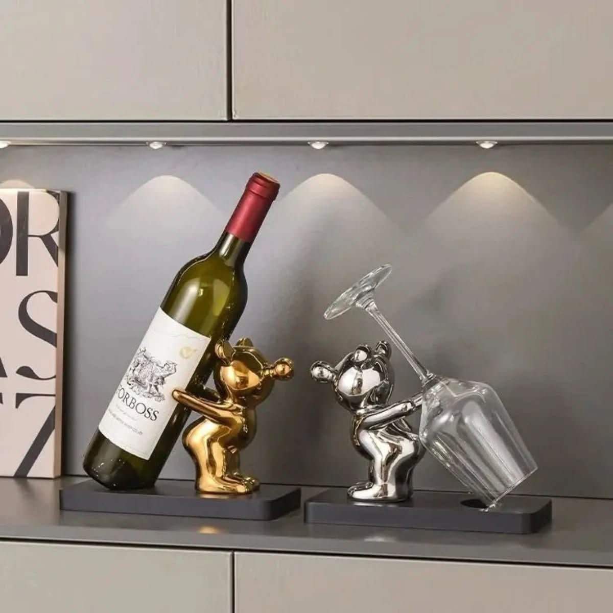BowLift | Decorative ceramic wine rack in bear design for stylish bottle storage