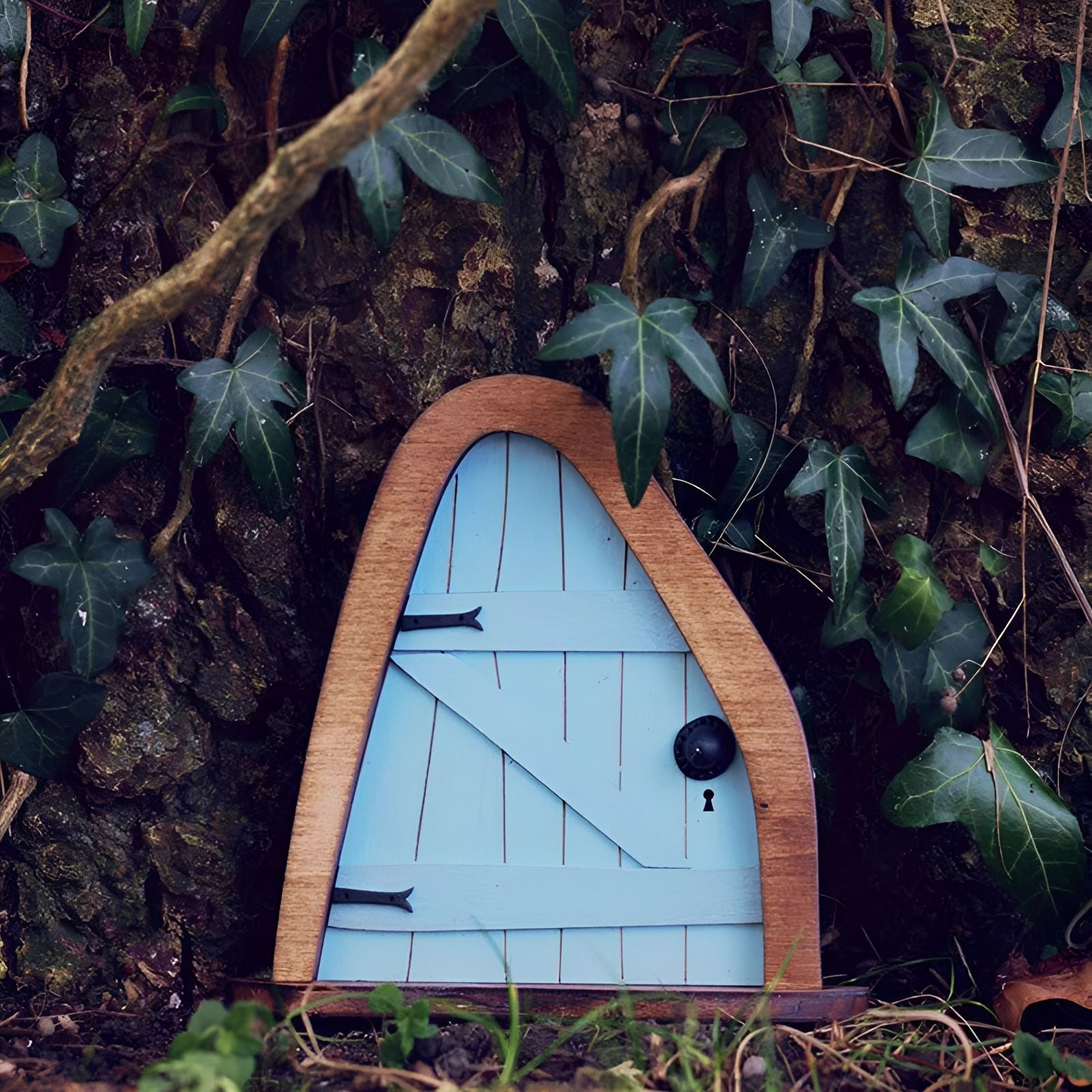 BowLift | Garden Ornament Miniature Wooden Fairy Door