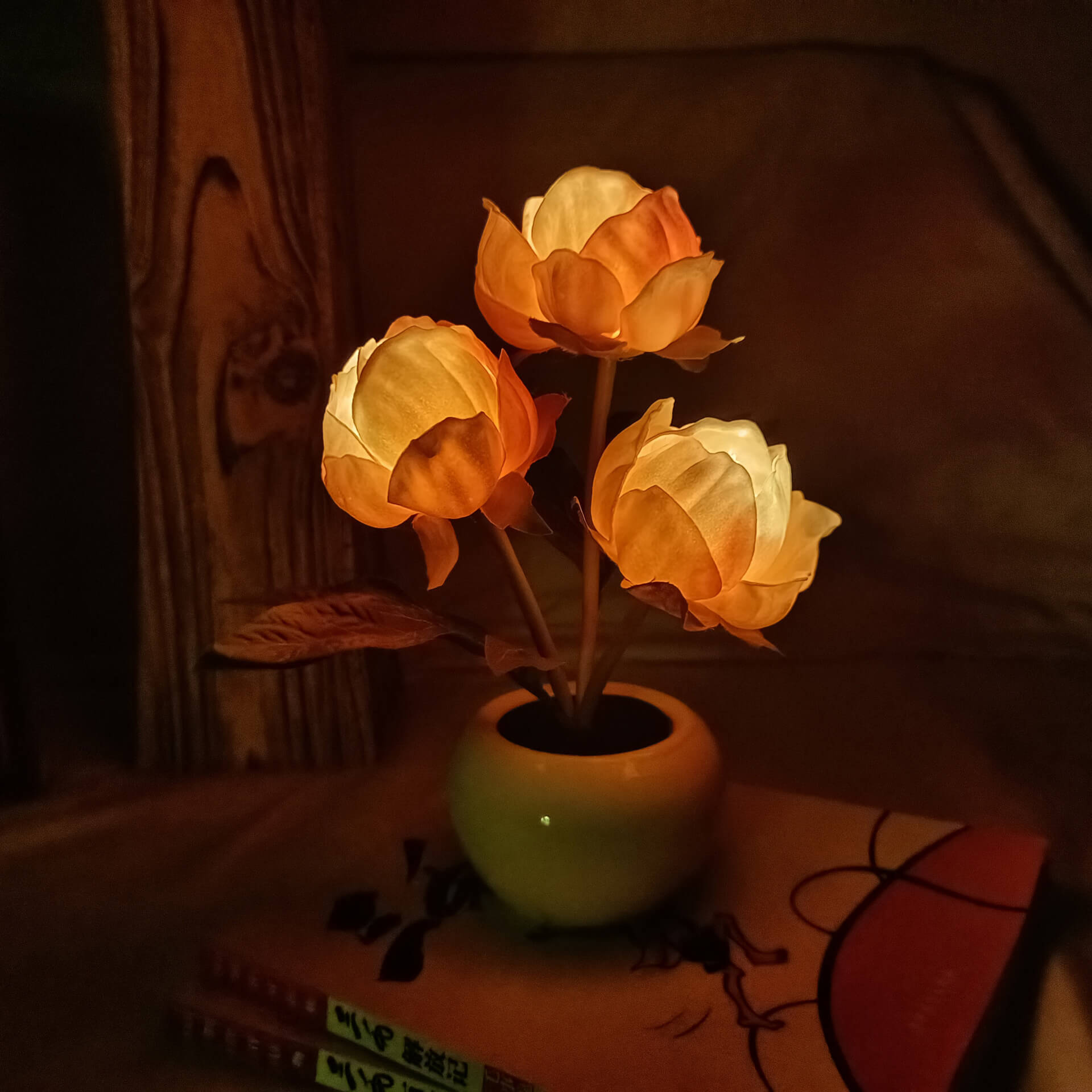 BowLift | Modern Creative Simulation Tulip Peony LED Night Light Table Lamp