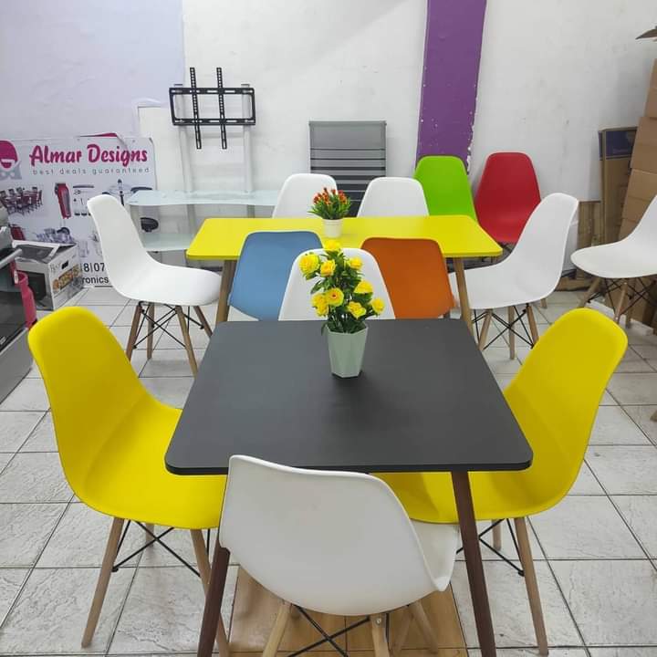 BowLift | Eames Chairs