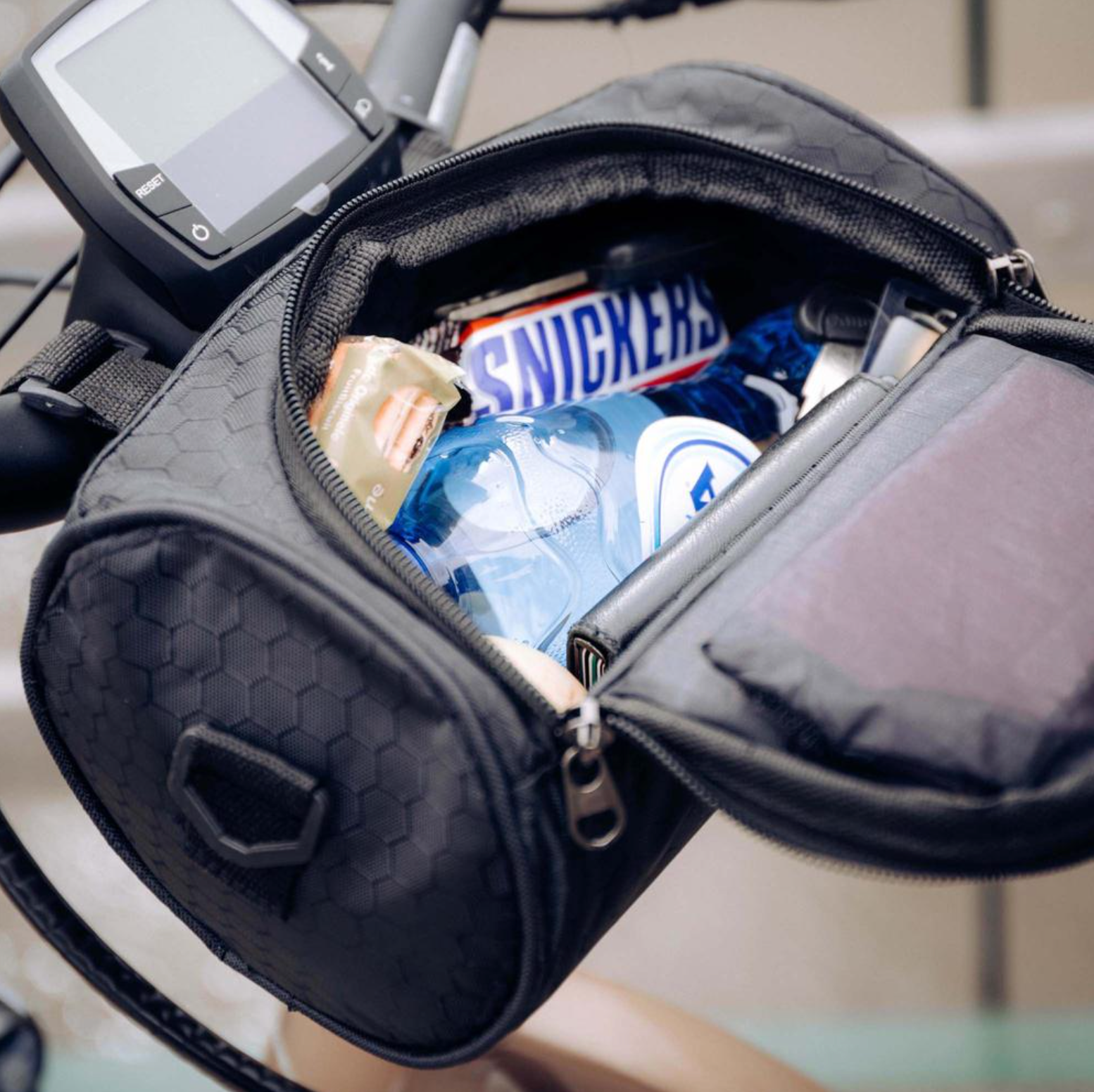 BowLift | Cycling Companion: Top-Rated Touchscreen Bike Bag