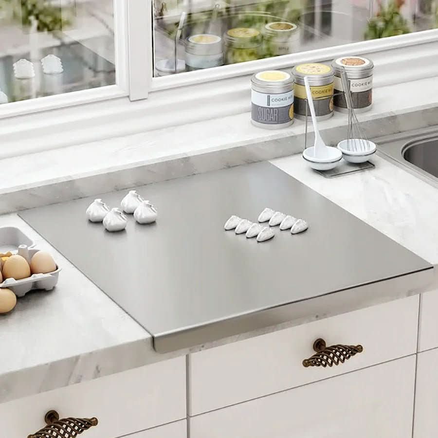 BowLift | Folding L-cutting board for fruit, vegetables & dough