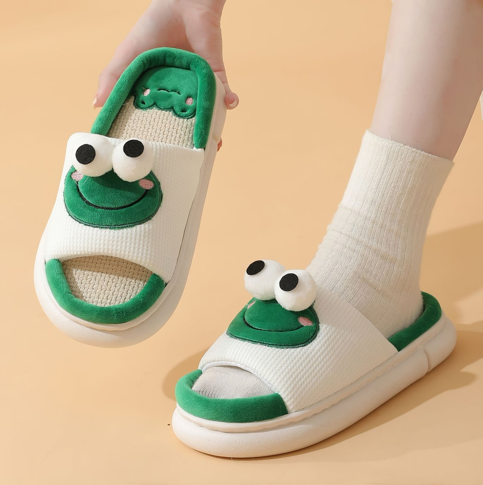 BowLift | 3D Eye Frog Slippers