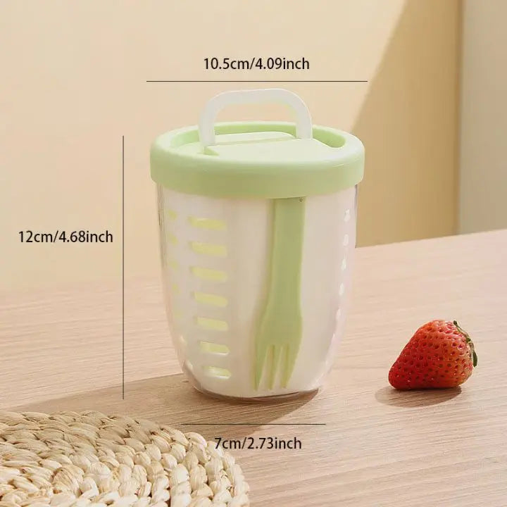 BowLift | Fruit cup with sieve & fork – Leak-proof