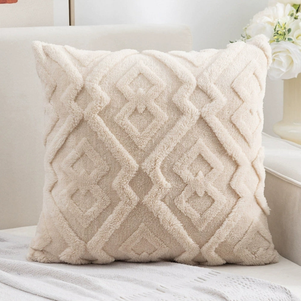 BowLift | Fuzzy Diamond Pattern Cushion Cover