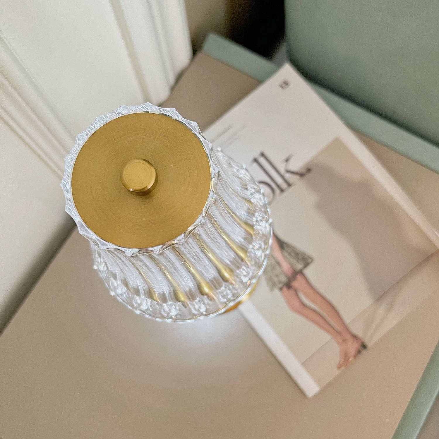 BowLift | RadiantGold – Elegant Portable Table Lamp