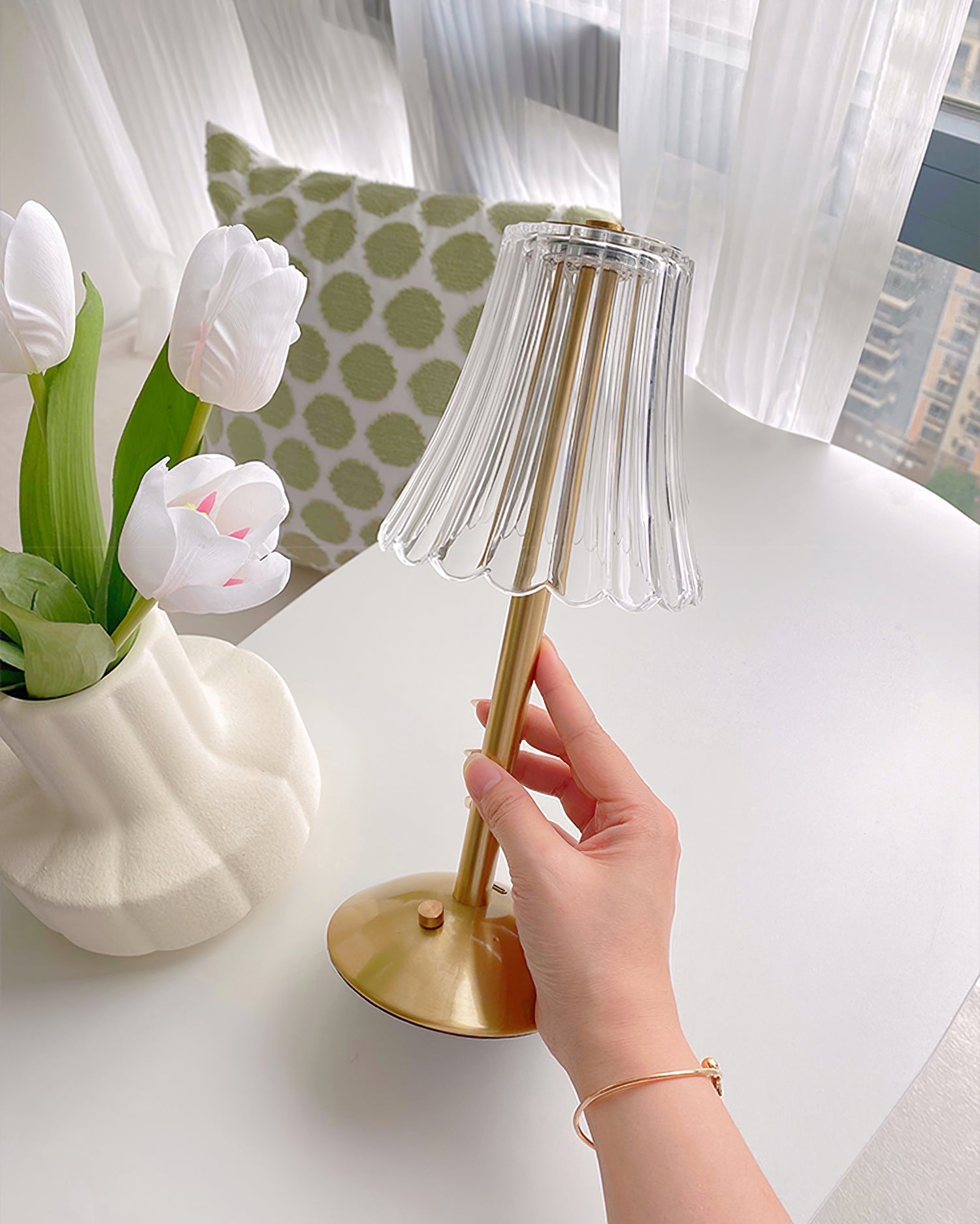 BowLift | RadiantGold – Elegant Portable Table Lamp