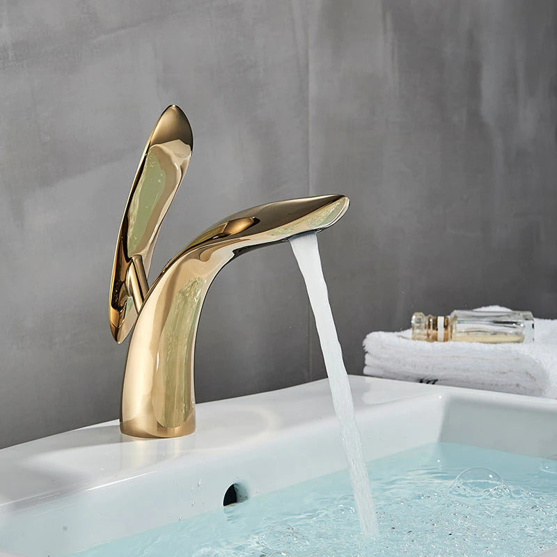 BowLift | Luxurious modern bathroom faucet