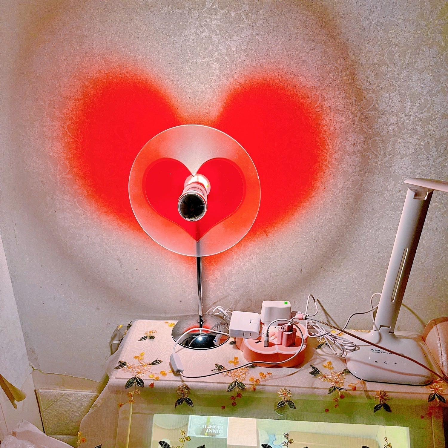 BowLift | LoveGlow – Elegant Table Lamp with Rechargeable LED