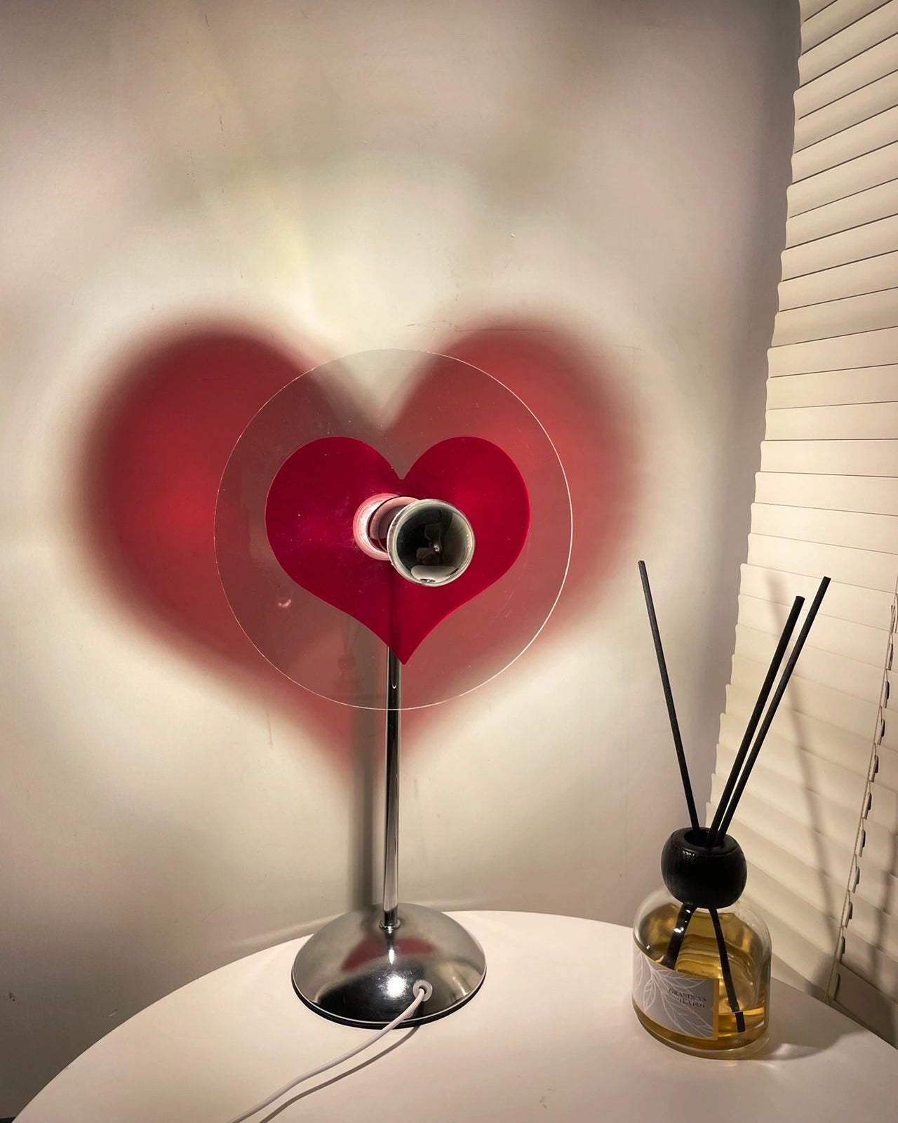 BowLift | LoveGlow – Elegant Table Lamp with Rechargeable LED