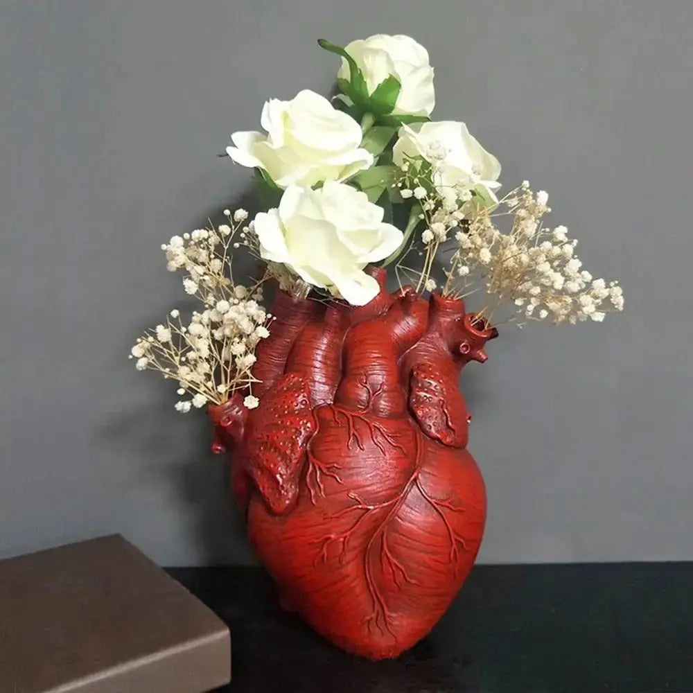 BowLift | Heart-shaped Art Vase – Creative Vessel in Anatomical Design Made of Resin