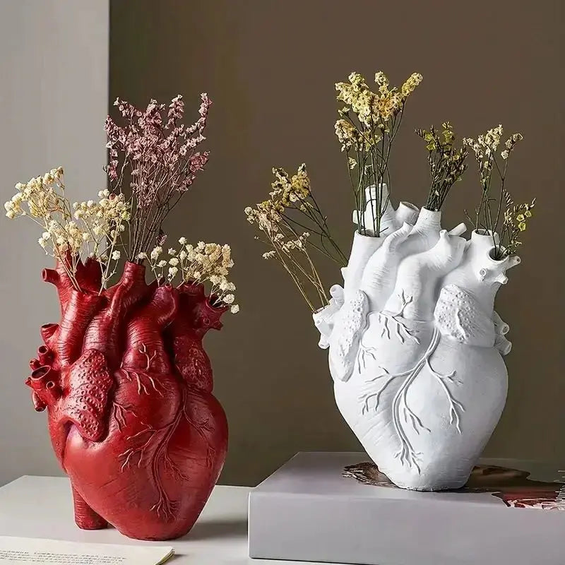 BowLift | Heart-shaped Art Vase – Creative Vessel in Anatomical Design Made of Resin